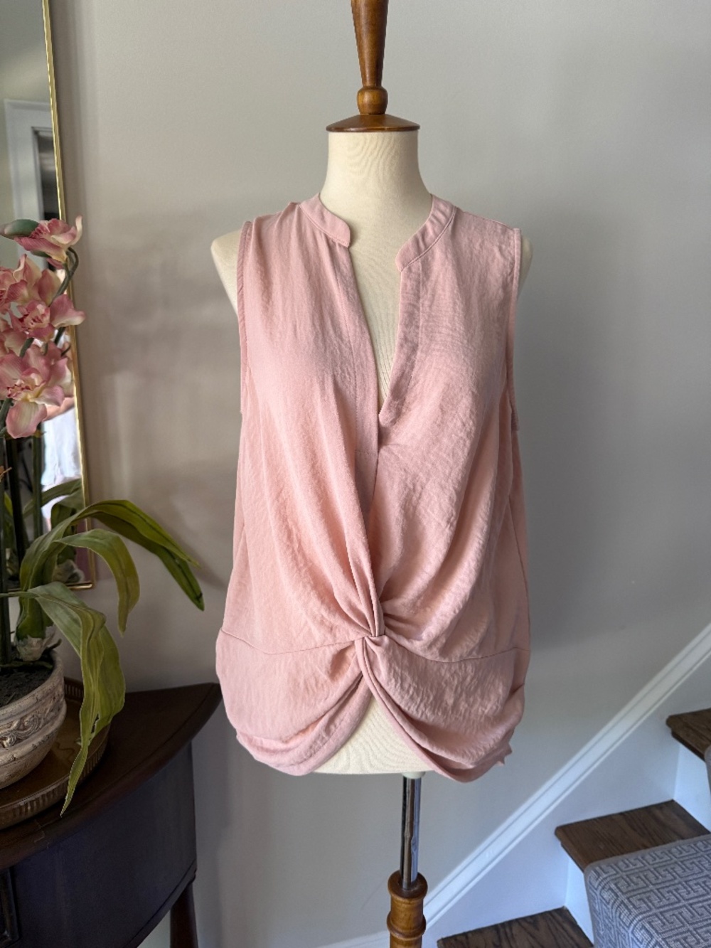 Lush Twist Front Hi-Low Twist Front Sleeveless Top Tan/Pink/  Size Large